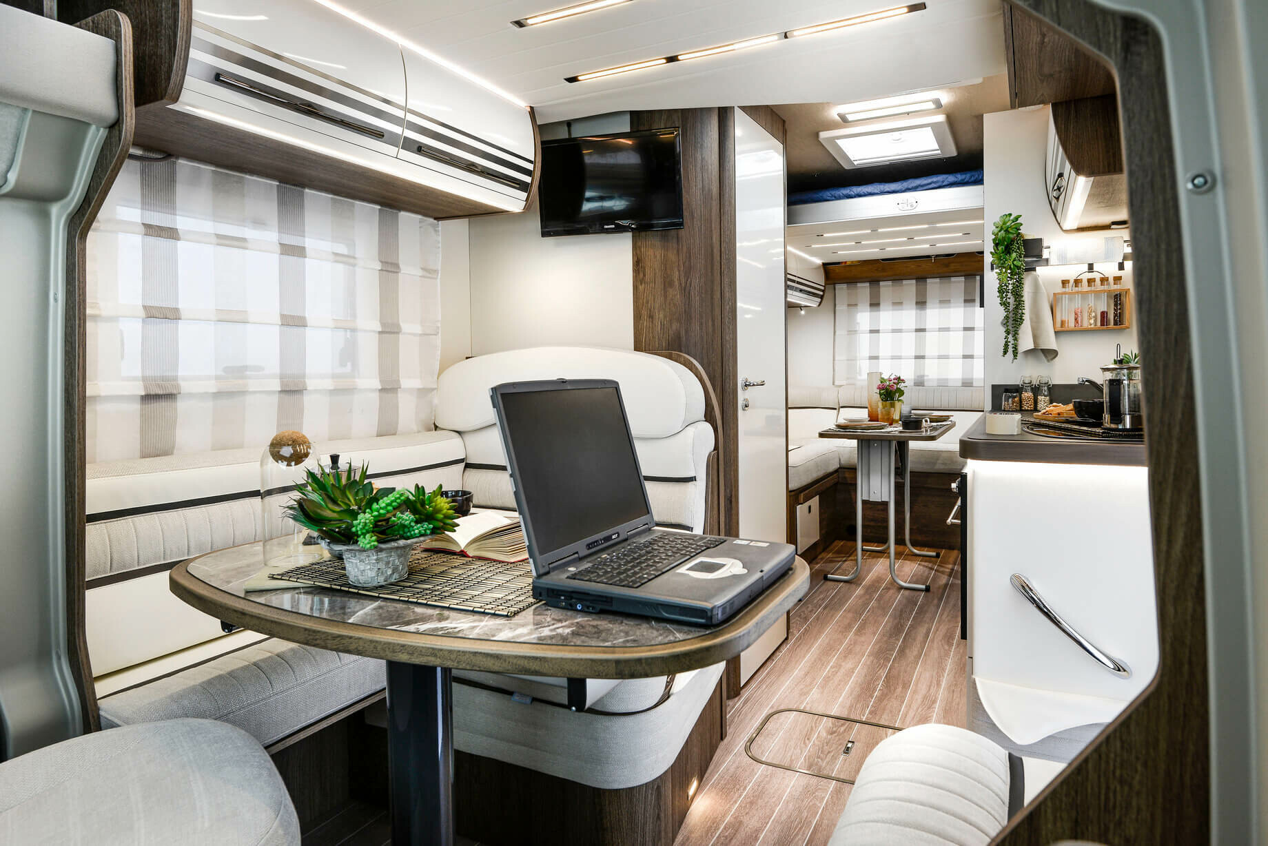 RT Line 700 Motorhome Rental in Lanarkshire
