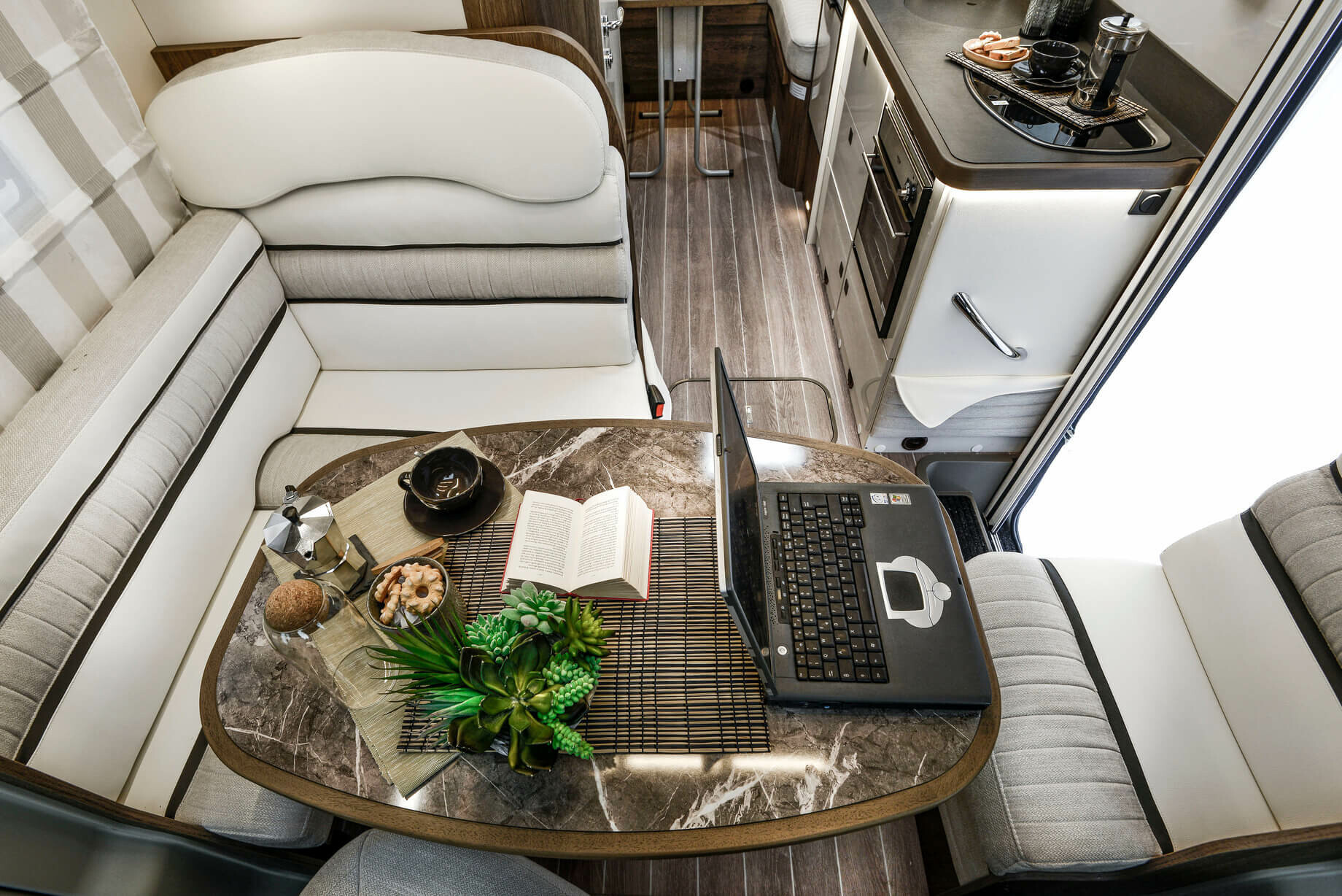 RT Line 700 Motorhome Rental in Lanarkshire