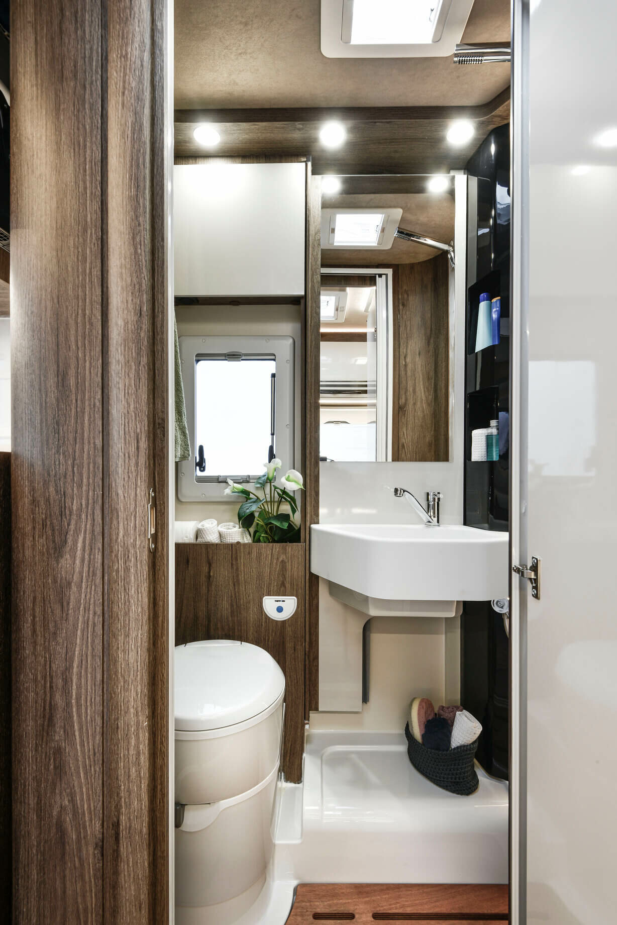 RT Line 700 Motorhome Rental in Lanarkshire