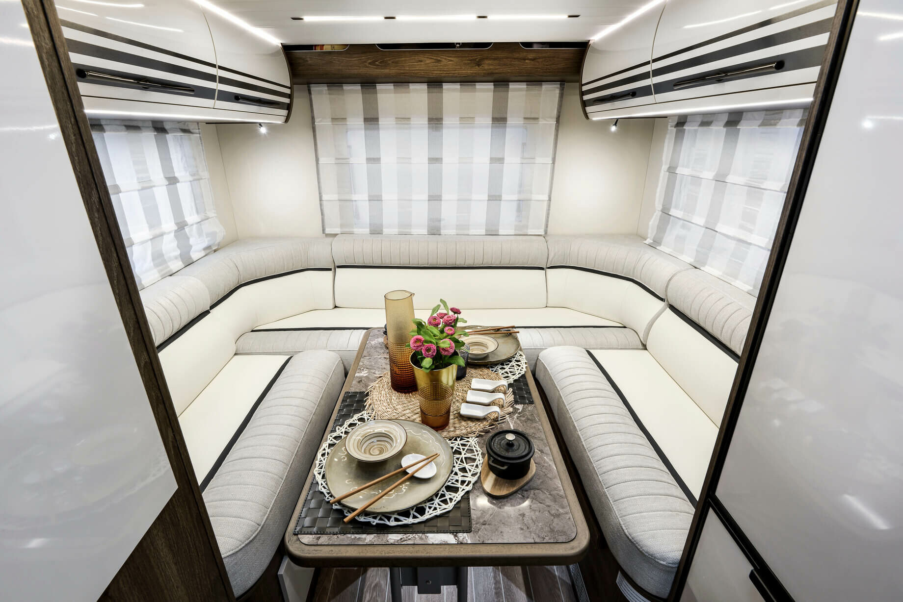 RT Line 700 Motorhome Rental in Lanarkshire