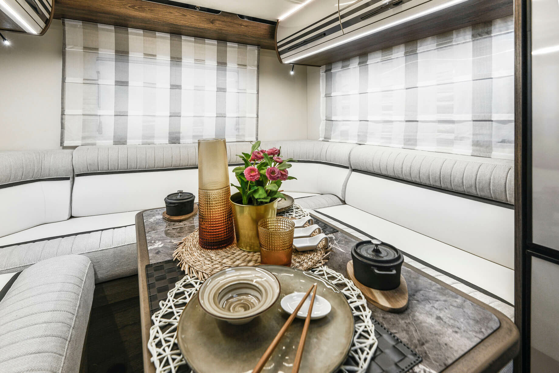 RT Line 700 Motorhome Rental in Lanarkshire