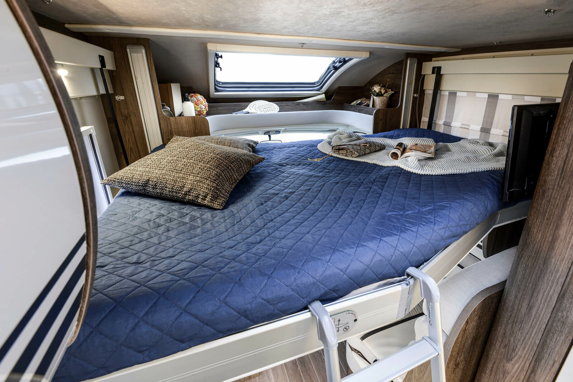RT Line 700 Motorhome Rental in Lanarkshire
